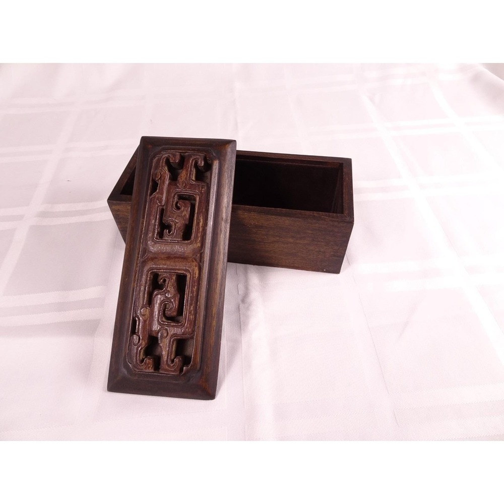 Vintage‎ Asian hand carved wood trinket/jewelry box. Felt lined, non-hinged lid.